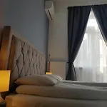 Luxurious With Balconies In Downtown Bp * بودابست