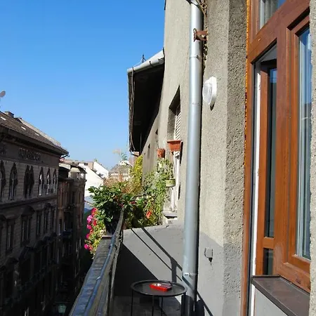 Luxurious With Balconies In Downtown Bp Apartment Budapest