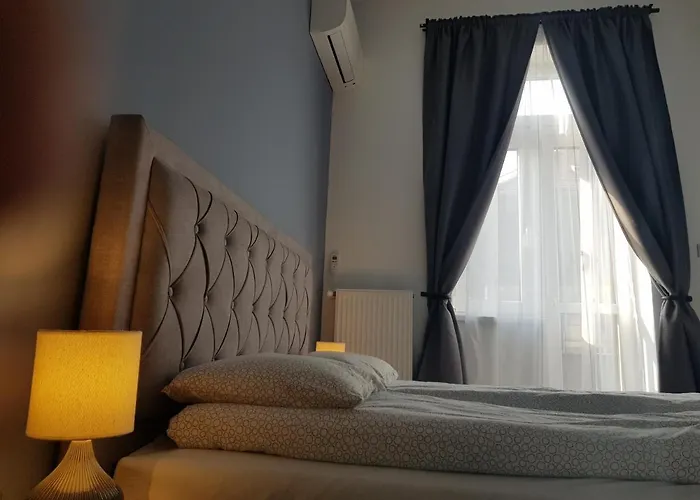 Luxurious With Balconies In Downtown Bp * 布达佩斯