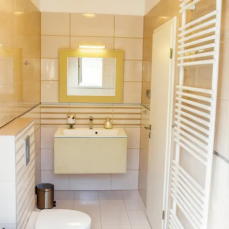 דירה Luxurious With Balconies In Downtown Bp בודפשט
