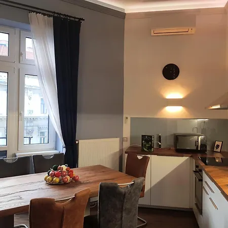 דירה Luxurious With Balconies In Downtown Bp *